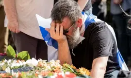 فايننشال تايمز: شركات إسرائيلية بدأت بالانهيار بعد شهر من الحرب