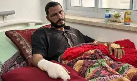 الصحفي حسن إصليح كان يتلقى العلاج في مستشفى ناصر عقب إصابته بقصف إسرائيلي سابق