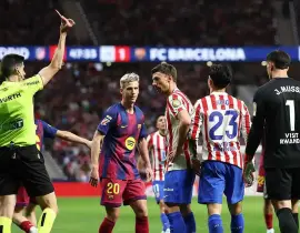 كواليس الفار في مباراة برشلونة وأتلتيكو مدريد: لماذا تغيرت القرارات؟