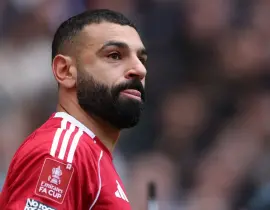 "خنجر في ظهر سلوت".. كيف يصب صلاح الزيت على نيران ليفربول المشتعلة!