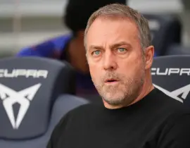 خطوة "غير معتادة".. فليك يعلن قائمة برشلونة لمعركة مدريد