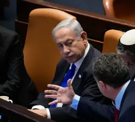 انقسامات الاحتلال تتعمق وحكومة نتنياهو تتمسك بالحكم للهروب من "وزر الفشل"