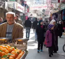 انكماش حاد يضرب اقتصاد الضفة بفعل الحرب وأزمة الوقود وتراجع القدرة الشرائية