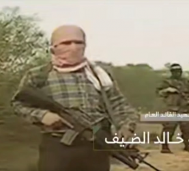 القيادي الشهيد يوسف أبو جزر برفقة الشهيد القائد العام أبو خالد الضيف