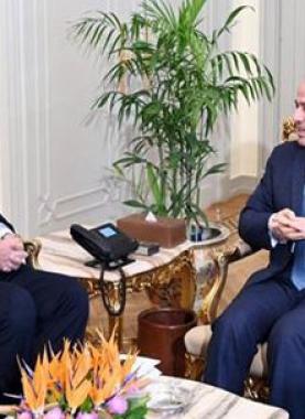 الرئيس-السيسي-وعوض-تاج-الدين