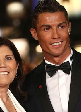 cristiano-mum-t