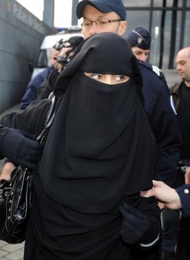 799bad5a3b514f096e69bbc4a7896cd9_996