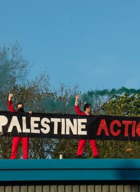 محكمة بريطانية تلغي تهم بحق محتجين ضد مصنع أسلحة إسرائيلي