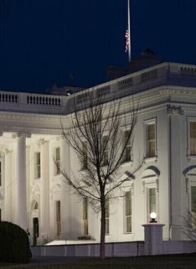 إدارة بايدن: لم نطلب من الحلفاء الأوروبيين حظر استيراد النفط والغاز من روسيا