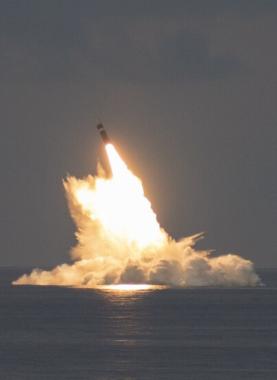 كوريا الشمالية تطلق صاروخين باليستيين باتجاه البحر الشرقي