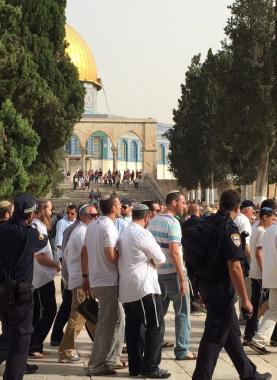 اقتحام المستوطنين للمسجد الأقصى المبارك