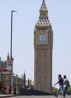 بريطانيا تفرض عقوبات على "شرطة الآداب" الإيرانية ومسؤولين أمنيين