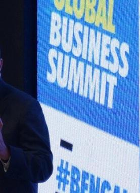 يستهدف أوروبا.. ثاني أغنى رجل في العالم يدرس إقامة مشروع عملاق للطاقة في دولة عربية