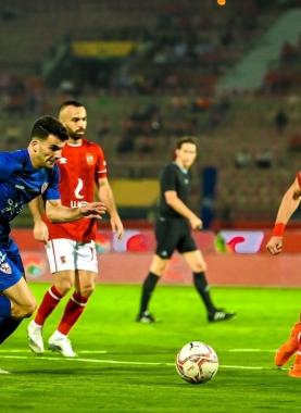 جانب من مباراة سابقة بين الطرفين