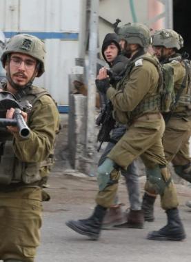اعتقال الاحتلال لشاب فلسطيني