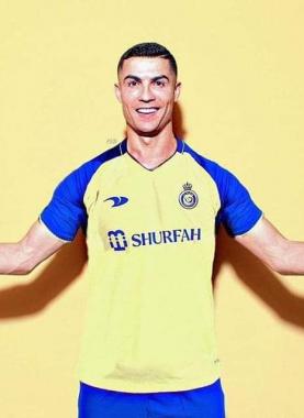 رسمياً.. كريستيانو رونالدو يوقع للنصر السعودي حتى 2025