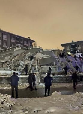 مشاهد مروعة .. مئات الضحايا جراء الزلزال المدمر الذي ضرب تركيا وسوريا