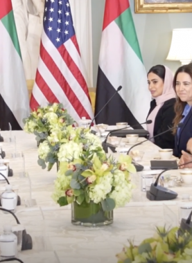 بن زايد وبلينكن يبحثان عدة قضايا بينها تعزيز "التطبيع" مع الكيان الإسرائيلي