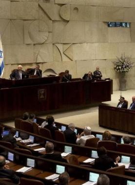 الكنيست يصادق على قانون يشرعن التفتيش دون أمر قضائي