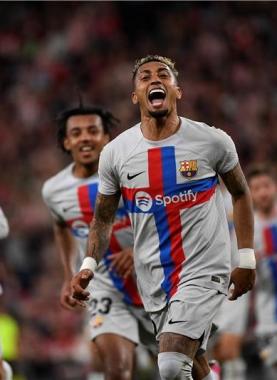 لاعبو برشلونة