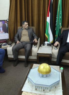 وفد من وكالة شهاب برئاسة شادي أبو صبحة يزور القيادي إسماعيل رضوان