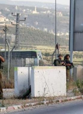 حاجز عسكري لقوات الاحتلال بالضفة الغربية - أرشيفية -.jpg
