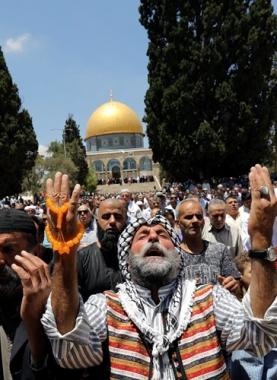 مرابطون داخل باحات المسجد الأقصى المبارك - أرشيف