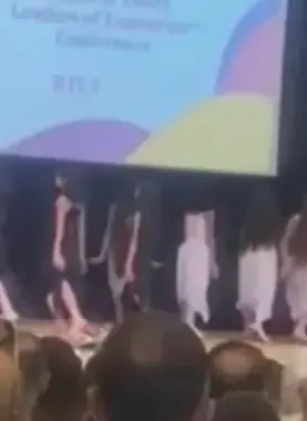 رفع علم الاحتلال في مدرسة الراهبات الوردية