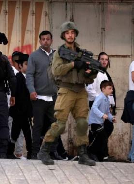 الاحتلال يغلق وسط الخليل لتأمين اقتحامات المستوطنين