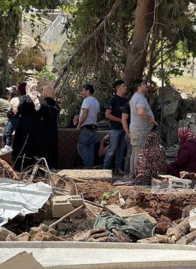 الاحتلال يهدم بناية سكنية في بلدة سلوان