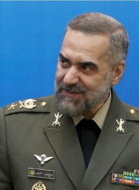 وزير الدفاع الإيراني العميد محمد رضا آشتياني