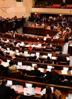 المصادقة على مشروع قانون جديد بحق الفلسطينيين