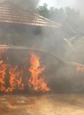 صورة لمركبة فلسطينية أحرقها مستوطنون متطرفون