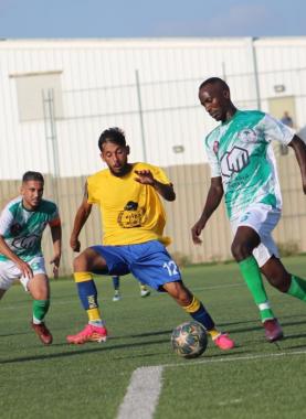 جانب من أحد مباريات دوري الأولى