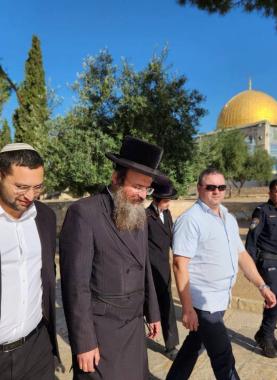 المتطرف يتسحاك فاسرلاوف يقود اقتحام المستوطنين للمسجد الأقصى