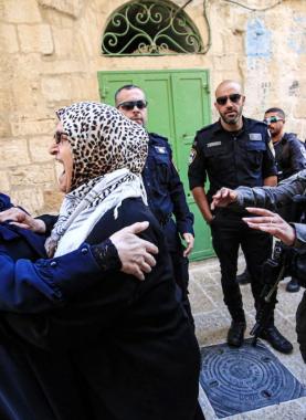 مرابطون يتصدون لعدوان الاحتلال والمستوطنين على المسجد الأقصى المبارك - أرشيف