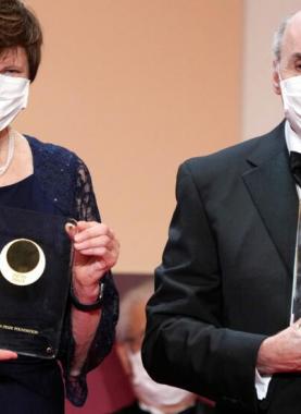 نوبل للطب للمجرية كاتالين كاريكو والأميركي درو وايسمان