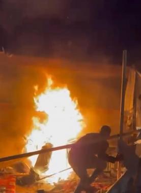 احتراق الصحفيين جراء قصف الاحتلال