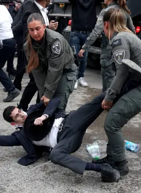 الحريديم يتهربون من الخدمة في جيش الاحتلال في ظل النقص الحاد بكوادره -صورة أرشيفية-