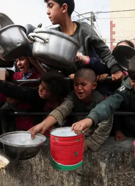 العمل الإنساني يلفظ أنفاسه الأخيرة في ظل الحصار والإبادة