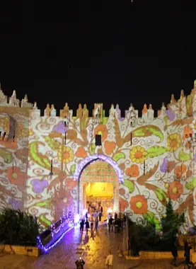 باب العمود أحد أبواب القدس خلال مهرجان الأنوار التهويدي - أرشيفية -