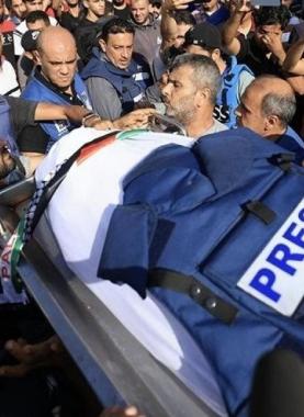 تشييع جثمان صحفي فلسطيني قتله جيش الاحتلال