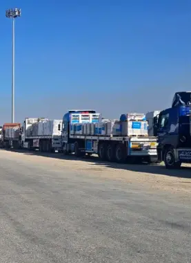شاحنات المساعدات على معبر رفح البري