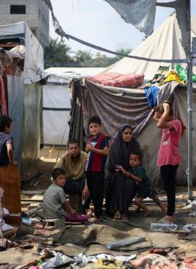 صورة تعبر عن الوضع الإنساني الصعبة في غزة