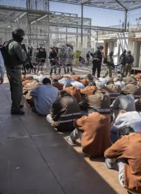 معاناة أسرى غزة بلغت حدّ "الإرهاب المنظّم" داخل سجون الاحتلال