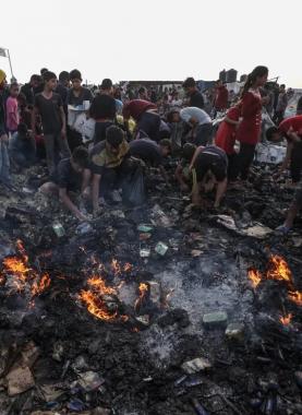 استهداف خيام النازحين في غزة تصعيد خطير وتقويض متعمد لاتفاق وقف إطلاق النار
