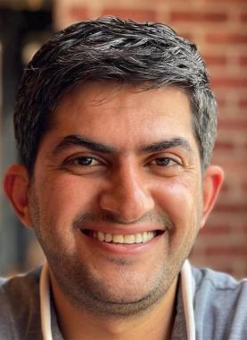 الصحفي مجاهد بني مفلح يدخل جراحة عاجلة إثر نزيف دماغي حاد