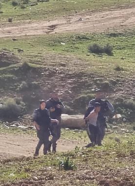 الاحتلال يصيب مواطنا ويعتقل آخر من تجمع جبل البابا بالعيزرية جنوب القدس المحتلة