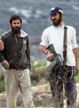 مستوطنون إسرائيليون يعتدون على المواطنين الفلسطينيين بالضفة الغربية-أرشيفية-