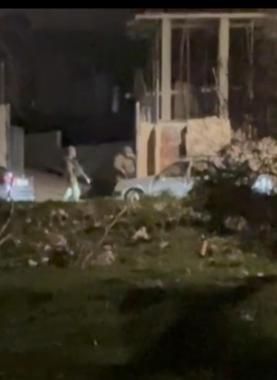 قوات الاحتلال تداهم منازل وتفتش مركبات في عين قينيا برام الله